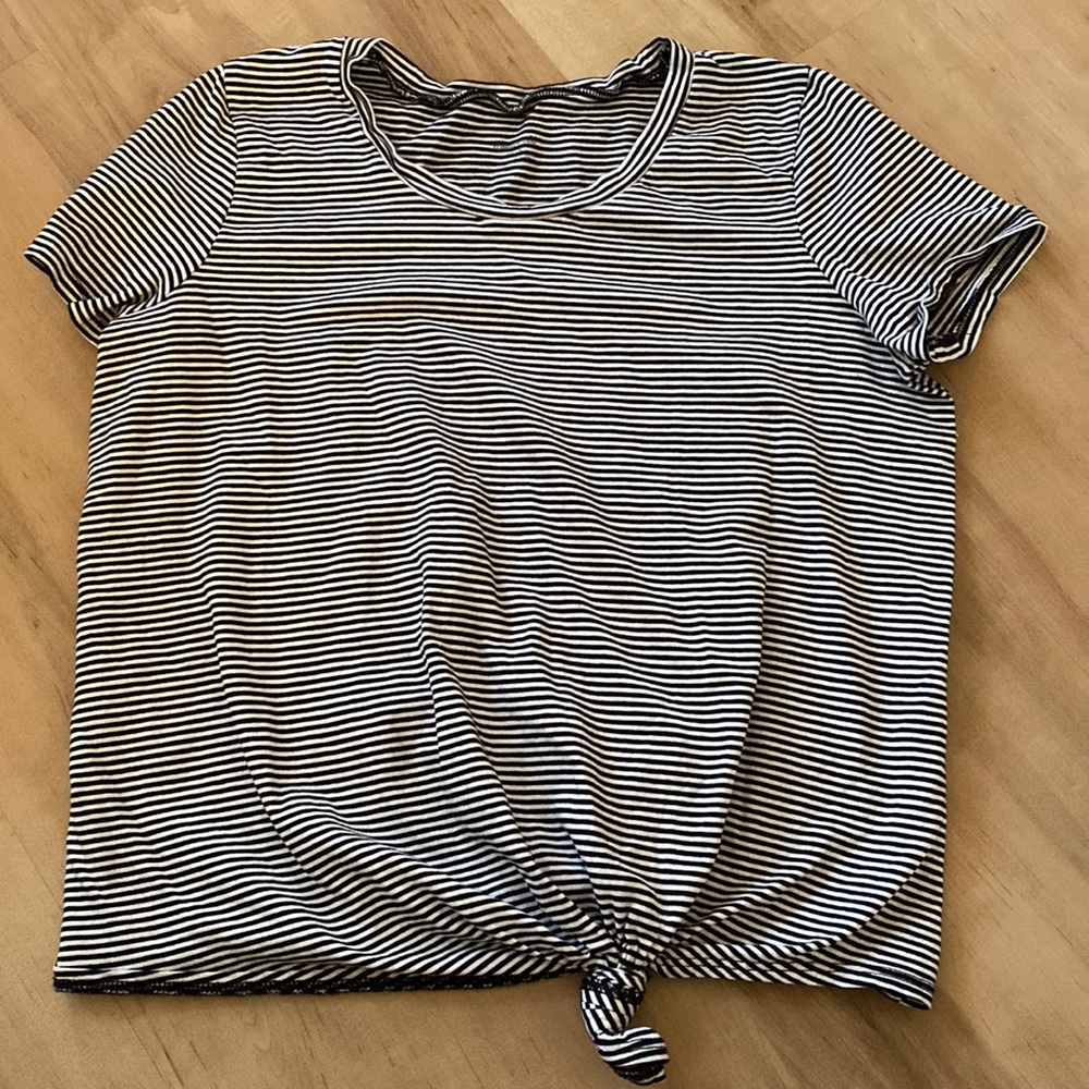 Madewell Women’s Striped Tee with Knot